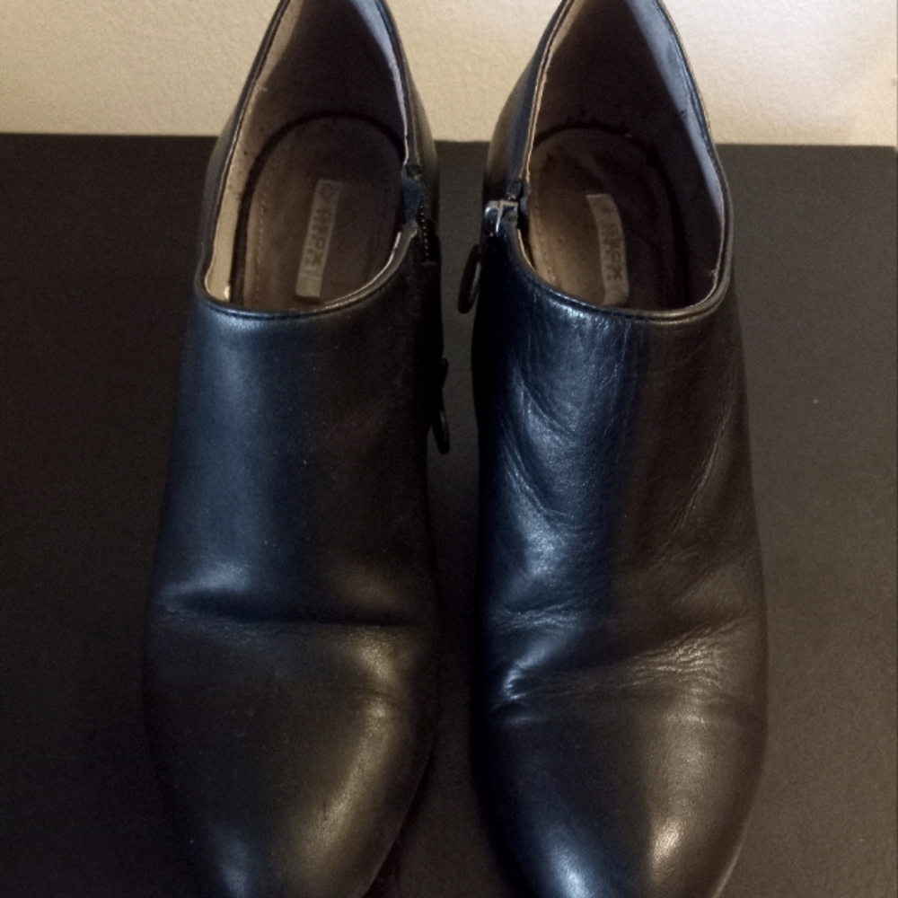 Geox Respira Leather Bootie With Heel 👠